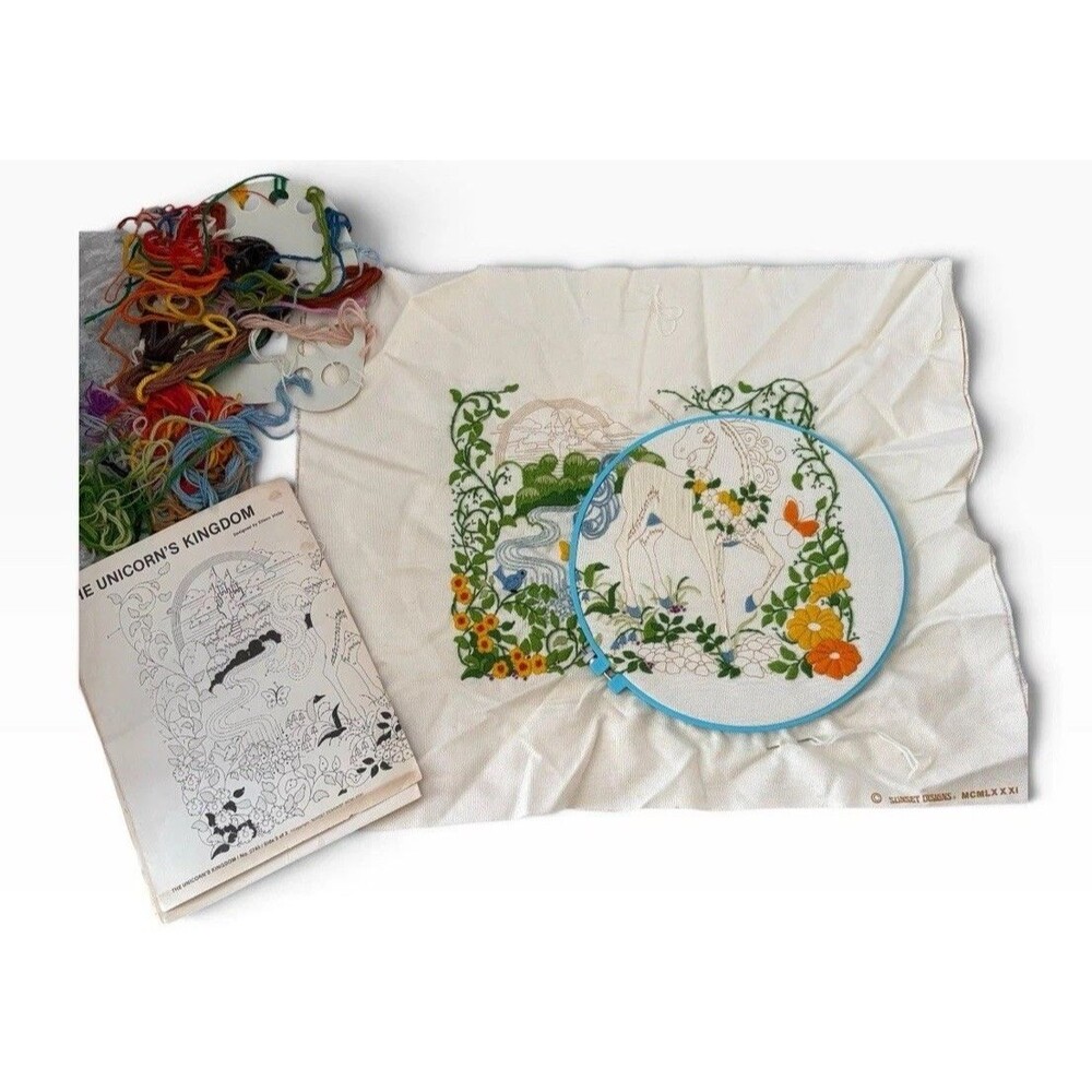 VTG 1981 Sunset Designs The UNICORN'S KINGDOM Crewel Kit Part Complete Vtg Hoop